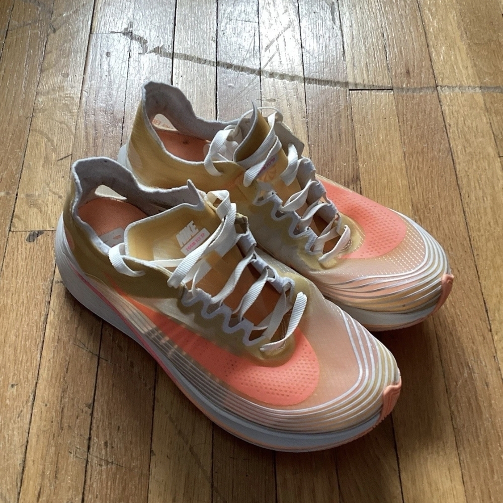 Nike Ladies Size 7 Peach/White Zoom Fly Sp Running Sneakers,Logo Print,MINT